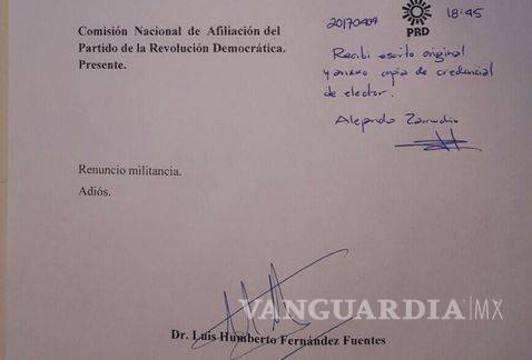Senador renuncia a militancia del PRD con sólo 3 palabras