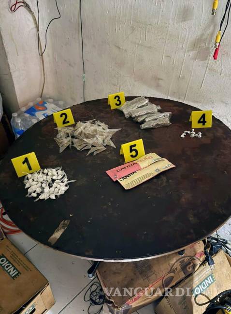 Decomisan drogas en cateo a bares en el centro de Monterrey