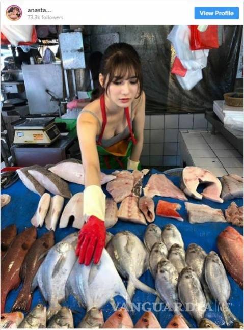 $!Ella es la 'vendedora de pescado más bella' (fotos)