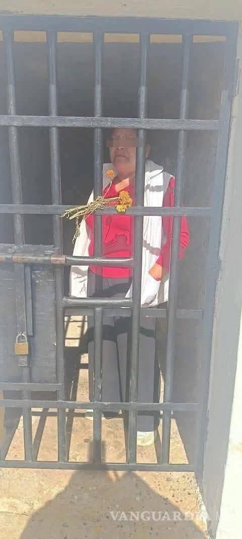 $!Alejandra Jiménez fue retenida en Tierra Colorada en medio de señalamientos por presuntas irregularidades y tensiones rumbo al proceso electoral por usos y costumbres en Santa María Apazco.