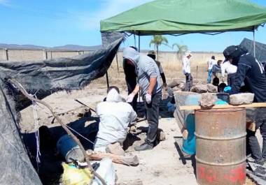 En su momento, la GN informó que el lugar fue identificado como un centro de adiestramiento donde se encontraban dos personas privadas de la libertad, se detuvo a 10 presuntos plagiarios y se encontró a una persona sin vida.