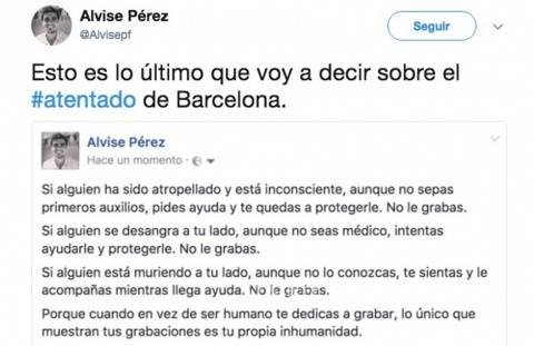 $!'Si alguien está muriendo a tu lado... no le grabas'; critican videos de atentado en Barcelona