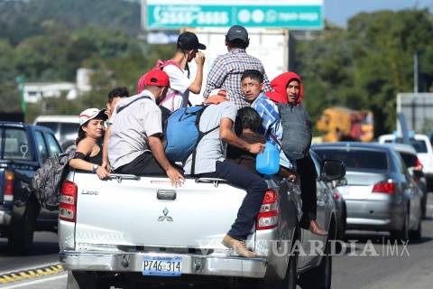 $!Casi 2 mil personas integran caravana migrante; van hacia México
