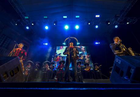 El Mariachi Gama 1000 inicia la fiesta: Inauguran la FINA 447 con música mexicana