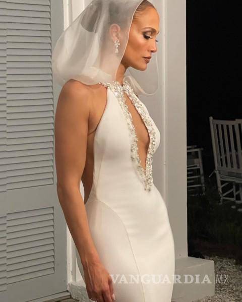 $!La novia lució toda su belleza en el traje de diseño exclusivo.