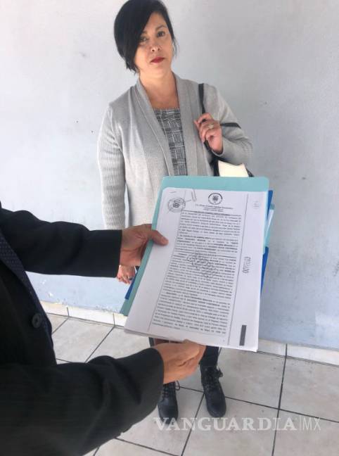 Denuncia a elementos de Arteaga: Le invaden predio y policía la agrede