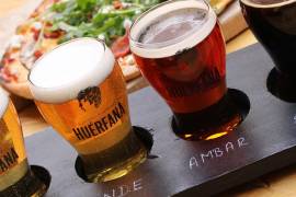 En Cervecería La Huérfana puedes degustar más de 12 estilos de cervezas.