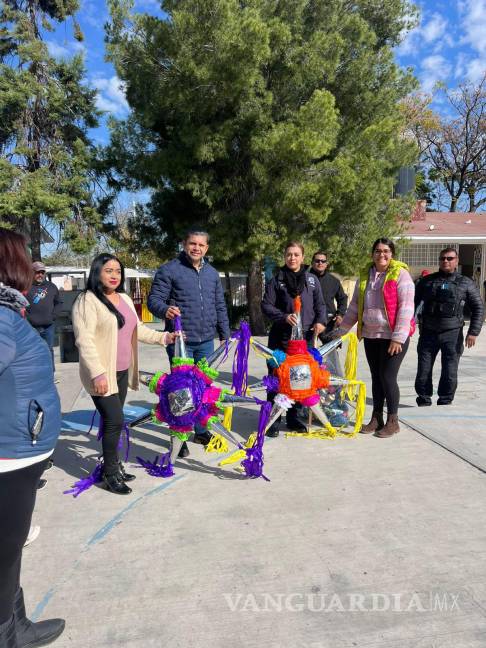 $!El comisionado Miguel Ángel Garza Félix, también participó de la fiesta.