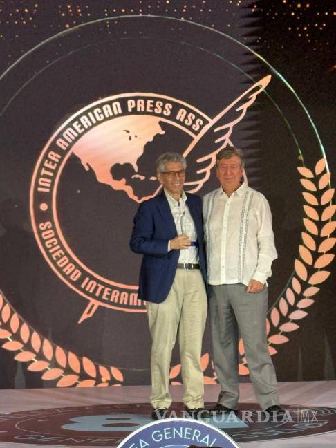 $!La SIP reconoció la trayectoria de Coronell, así como su lucha por la libertad de prensa en el continente.