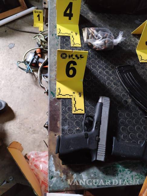 Agentes catean dos viviendas en Monterrey por narcomenudeo