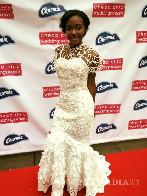 $!Crean vestidos de novia con papel higiénico