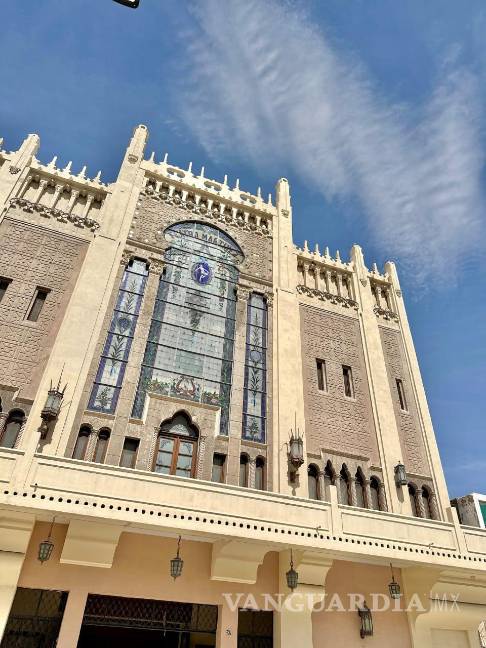 $!El Teatro Isauro Martínez es uno de los edificios más representativos del patrimonio cultural de Torreón.