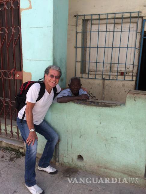 $!Con don Angel Valladares, el políglota de La Habana vieja.