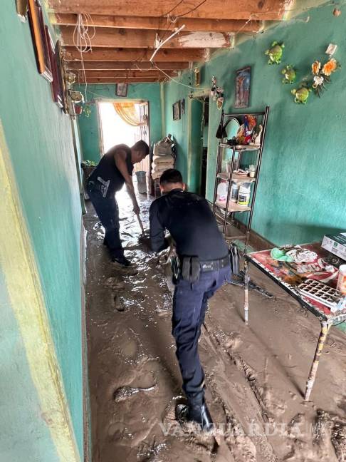 $!Las lluvias persistentes han causado graves inundaciones en Boquillas de las Perlas, afectando a decenas de viviendas y movilizando a las autoridades.