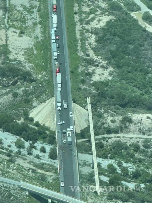 $!La circulación en el libramiento Norponiente fue cerrada por varias horas mientras se realizaban las diligencias periciales tras el accidente fatal.