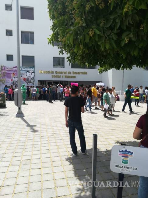 $!Tianguistas de Torreón exigen apoyos para pasar la cuarentena