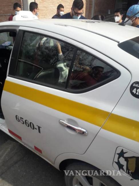 $!El bebé nació en el taxi, casi al llegar al hospital,.