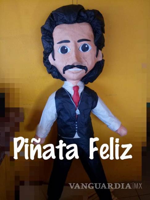 $!Hacen piñata de Yalitza a manera de homenaje
