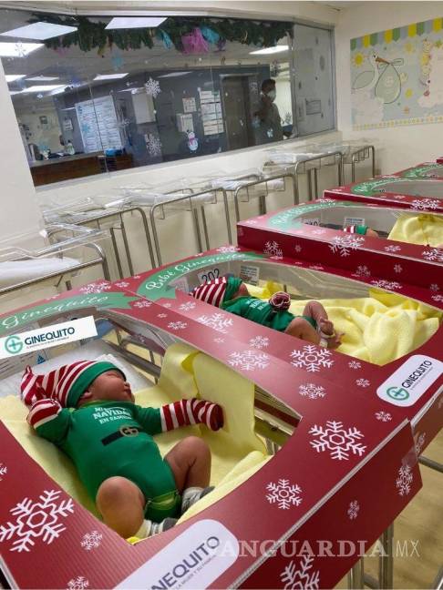 $!En ‘cajas’ de muñecos, así fueron presentados los recién nacidos en Noche Buena, en un hospital de Monterrey