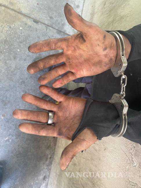 Enmascarado es detenido iniciando un incendio en Guadalupe, Nuevo León