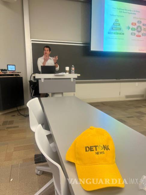 $!El Dr. Mitch Gurick en acción. Grupo DETONA presente en Stanford.