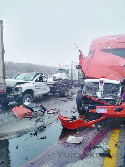 $!Accidente que involucró a 31 vehículos en autopista Monterrey-Saltillo provoca caos y una gran espera