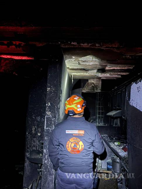 Riña de pareja ocasiona incendio en vivienda, en Nuevo León