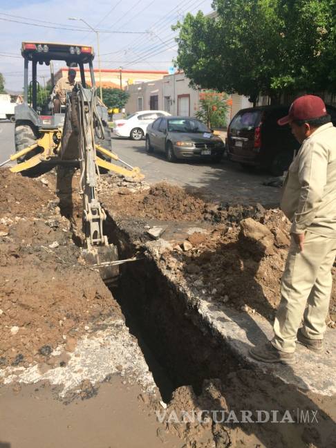 $!Repone Simas Torreón colector colapsado en el centro de la ciudad
