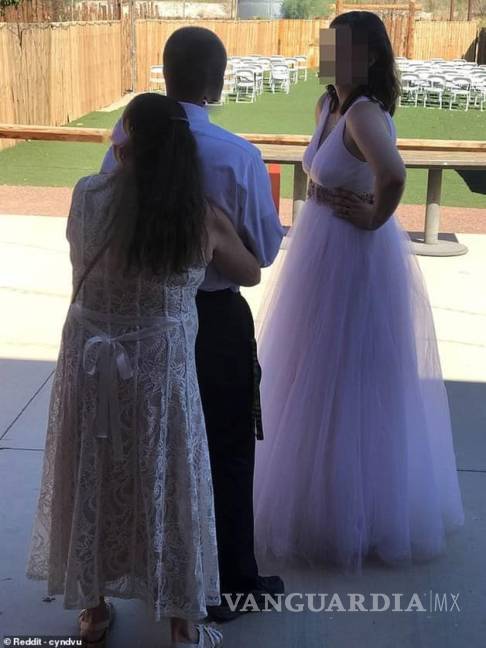 $!Mujer fue a la boda de su hijo vestida de blanco, le llueven críticas