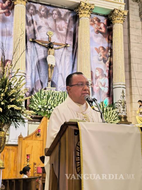 $!El fervor religioso se hizo presente con altares adornados y muestras de gratitud al patrono de la ciudad.