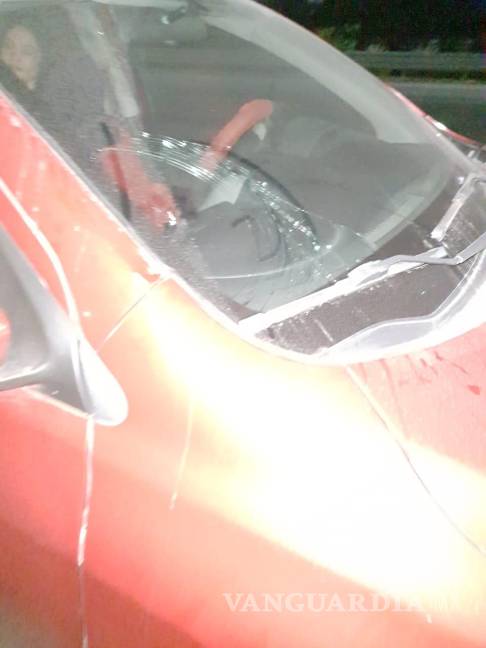 Detienen a 4 adolescentes por lanzar piedras a vehículos en movimiento, en Nuevo León