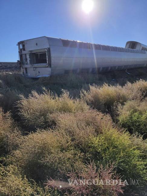 $!En esta foto facilitada por Kimberly Fossen se ve un tren de Amtrak descarrilado en el centro norte de Montana.