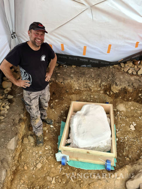 $!Mariusz Stepien realiza uno de los descubrimientos más importantes de la Edad de Bronce en Escocia