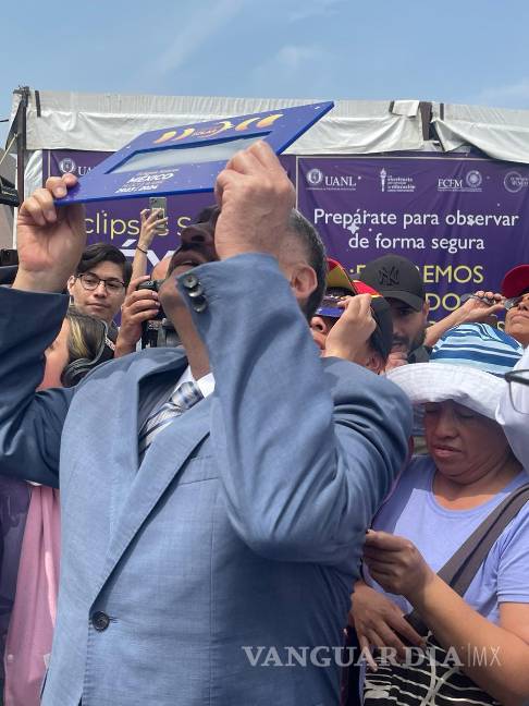 Así se vivió el Eclipse Solar en la Explanada de Rectoría de la Universidad Autónoma de Nuevo León (UANL)