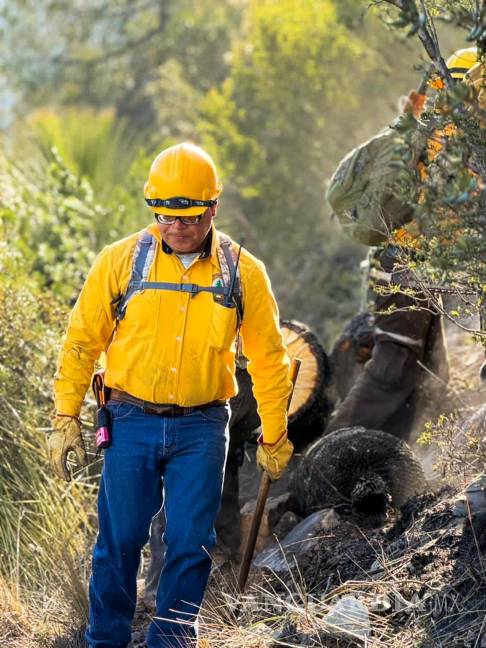 Controlan al 100% incendio forestal en Dr Arroyo, Nuevo León, tras dos días de labores
