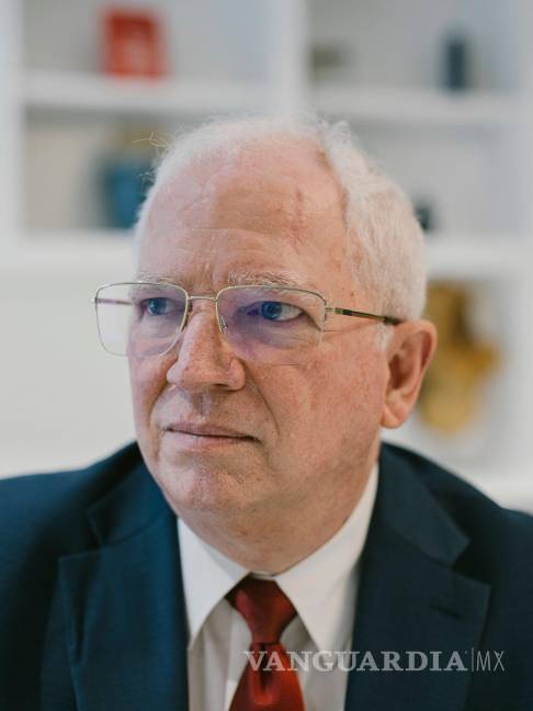 $!John Eastman, profesor de derecho de California, y sus colegas del Instituto Claremont, un centro de pensamiento de derecha, promovieron la idea marginal de que la Decimocuarta Enmienda no concede la ciudadanía a cualquiera nacido en Estados Unidos.