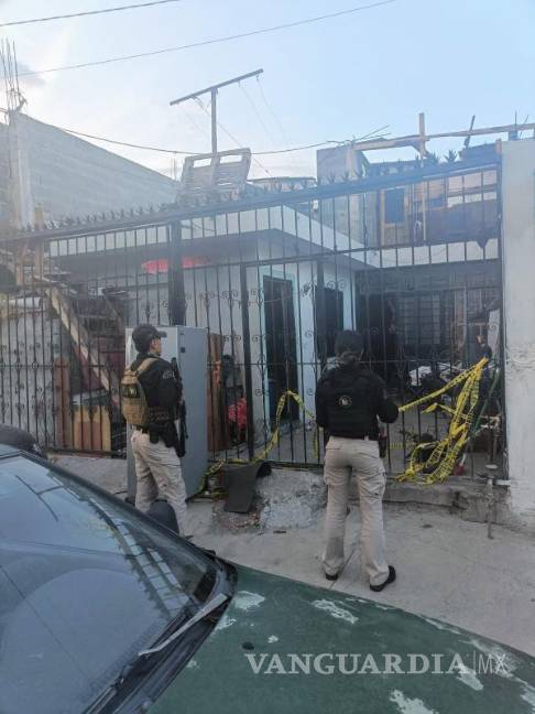 $!Elementos de la Agencia Estatal de Investigaciones procedieron a un cateo en la vivienda en donde tenían privado de la libertad a un hombre.