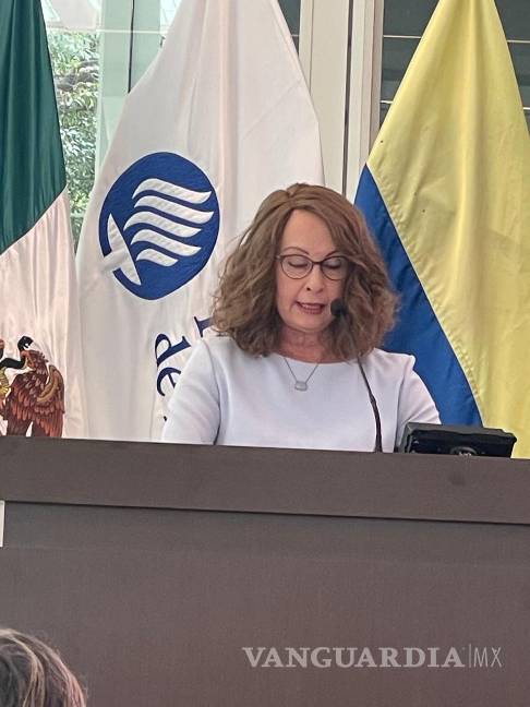 $!La presidenta de la Feria Internacional del Libro (FIL) de Monterrey, Carmen Junco, habla este martes durante una rueda de prensa en la ciudad de Monterrey.