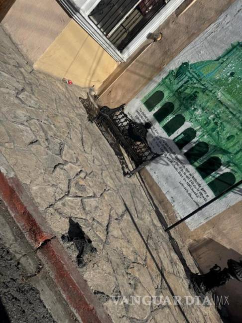 $!Punto exacto del cruce donde el obispo emérito cayó al caminar por la zona.