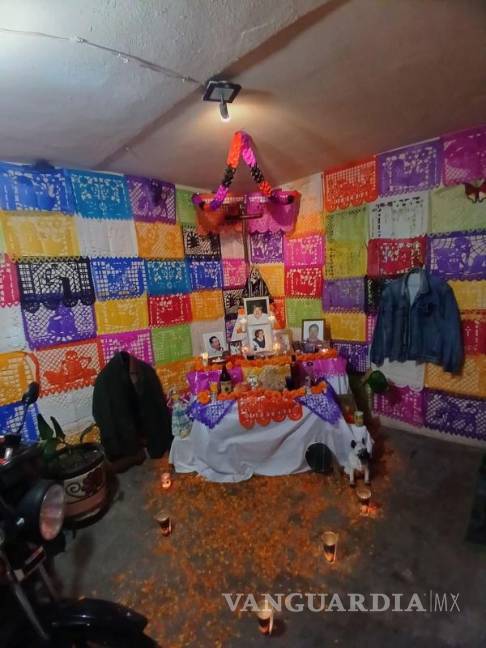 $!Este año el altar tiene un significado especial: está dedicado al hermano menor de Miguel, fallecido en agosto.