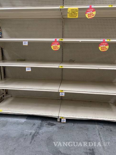 Nuevo León sufre desabasto de tinacos y agua embotellada, en medio de crisis hídrica