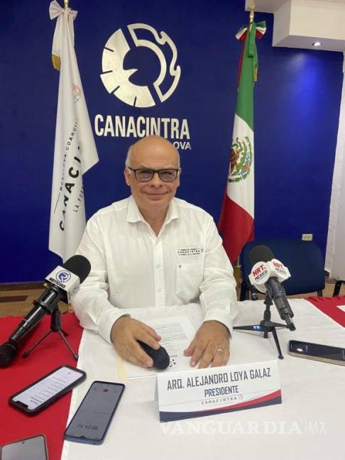 $!Alejandro Loya, presidente de Canacintra, confirma que las empresas automotrices en Monclova mantendrán su estabilidad laboral.