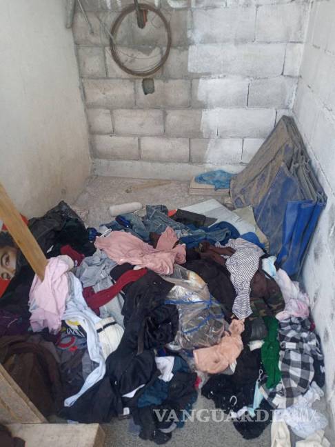 $!Montones de ropa se dejaron regados en cuartos de la casa.