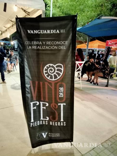 $!Casas vinícolas coahuilenses compartieron espacio con productores de Baja California y Guanajuato.