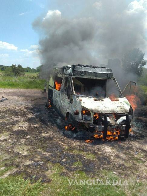 $!Hallan calcinada en Jalisco ambulancia de Zacatecas