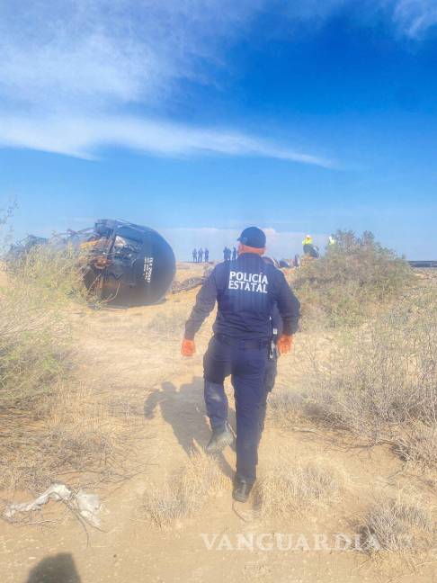 $!Policías, bomberos y Protección Civil acudieron al lugar tras el reporte recibido vía 911, alrededor de las 14:00 horas.