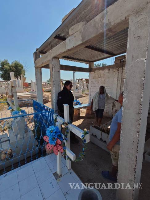 $!Personal de Protección Civil inspecciona las áreas más concurridas de los panteones municipales.