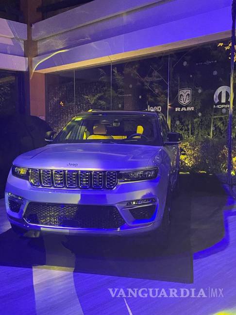 Stellantis presenta 19 modelos de vehículos; lanza su primer auto completamente eléctrico