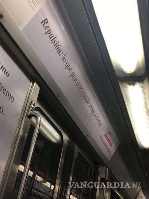 $!“Bombón es un dulce. No una mujer”, carteles contra el acoso y machismo en vagones del Metro