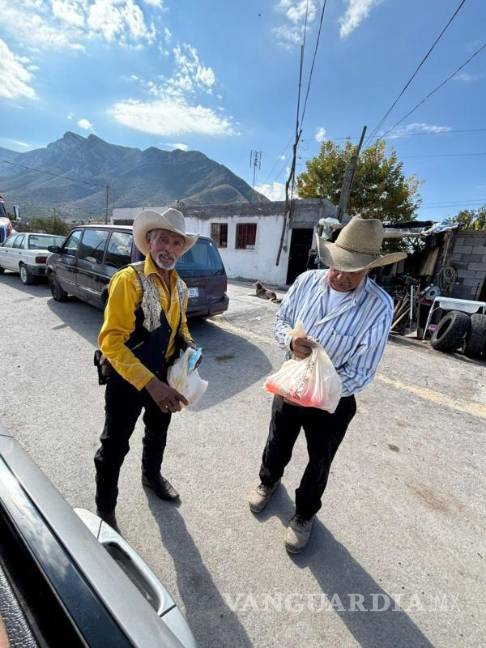 $!La iniciativa busca no solo alimentar, sino acompañar a quienes pasan la Navidad en soledad.